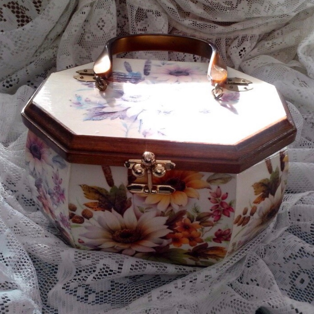 Vintage retro floral box purse